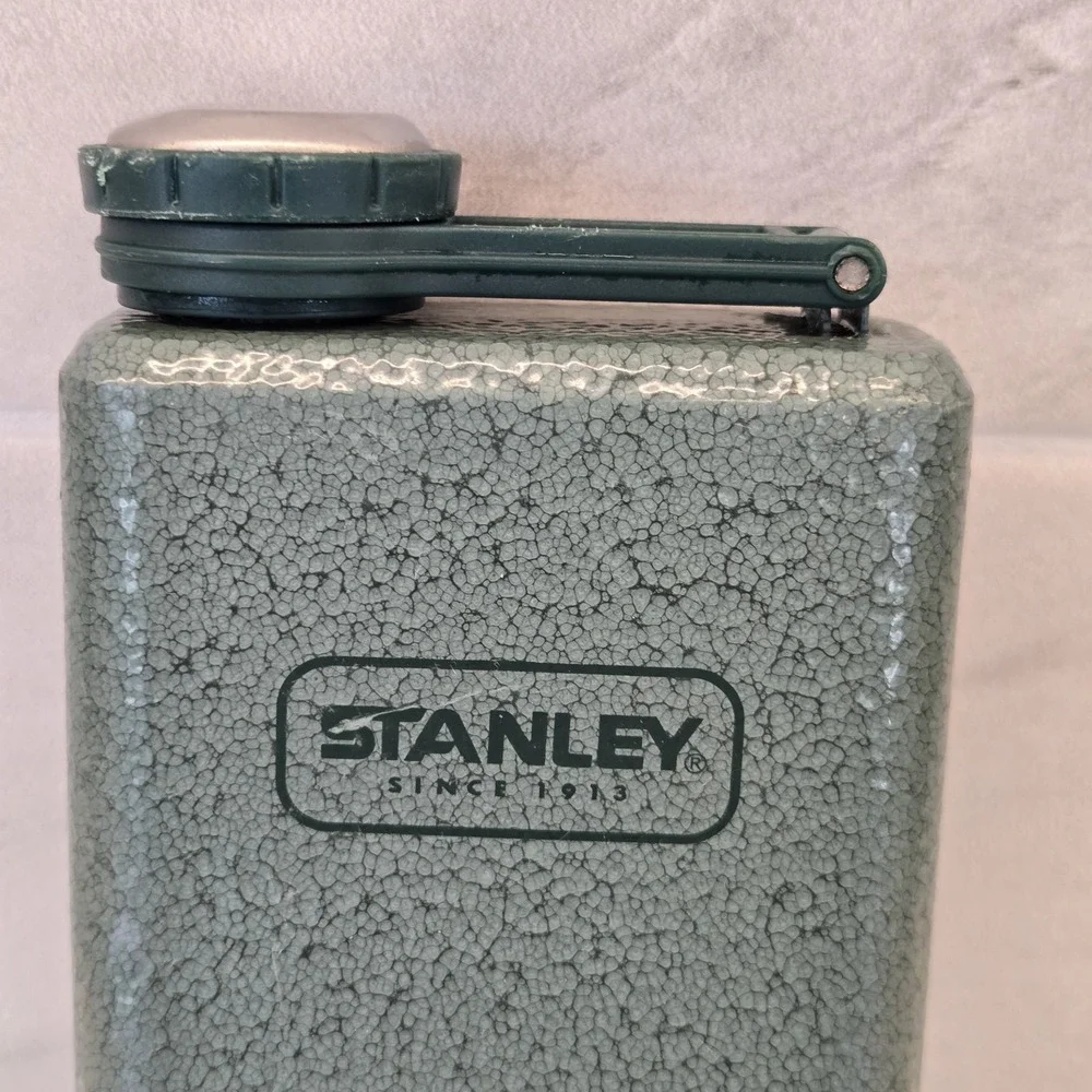 Stanley Classic Flask 8 oz w/ Never-Lose Cap Stainless Steel Green - Picture 3 of 11